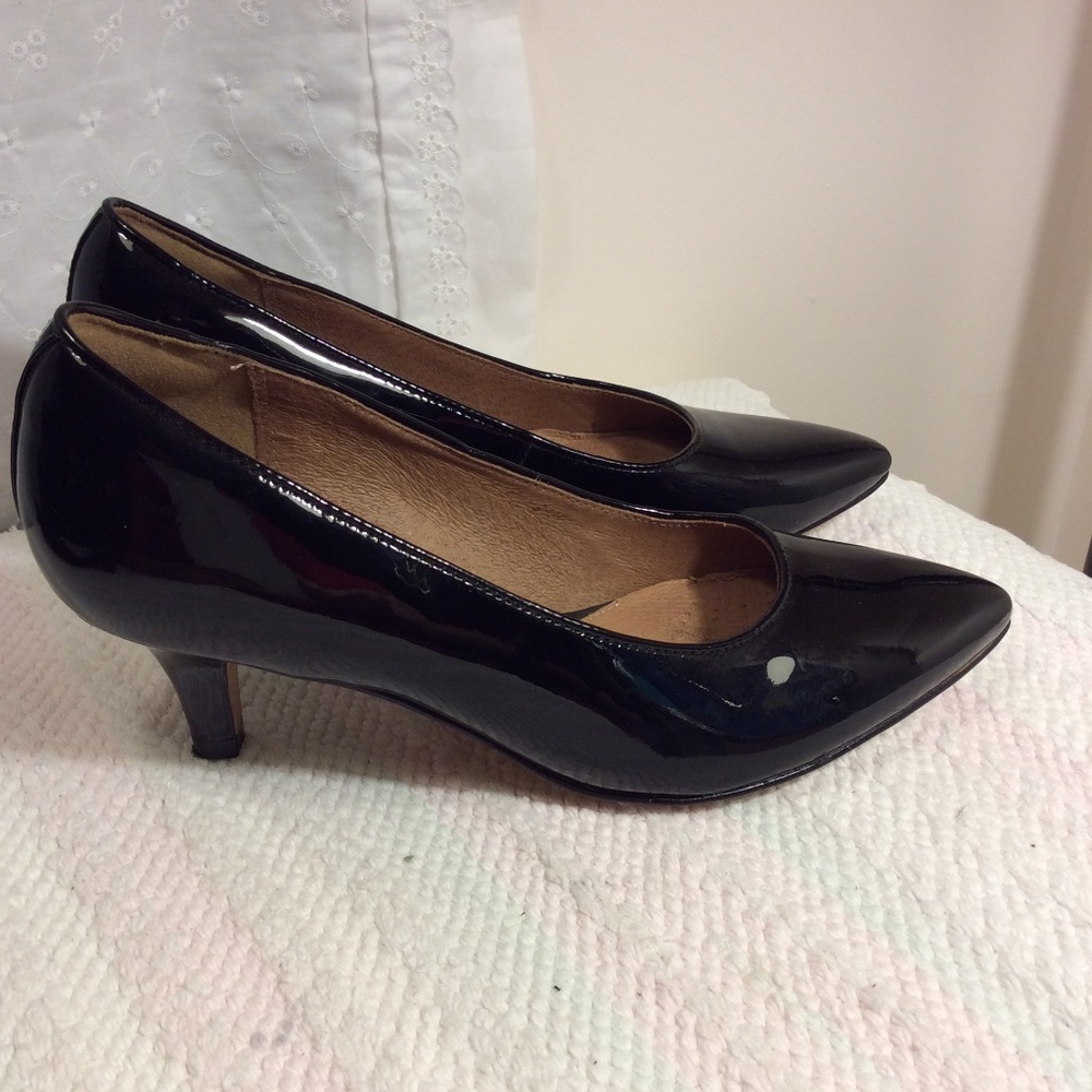 Clark's Artisan Women's Heels - Picture 6 of 8